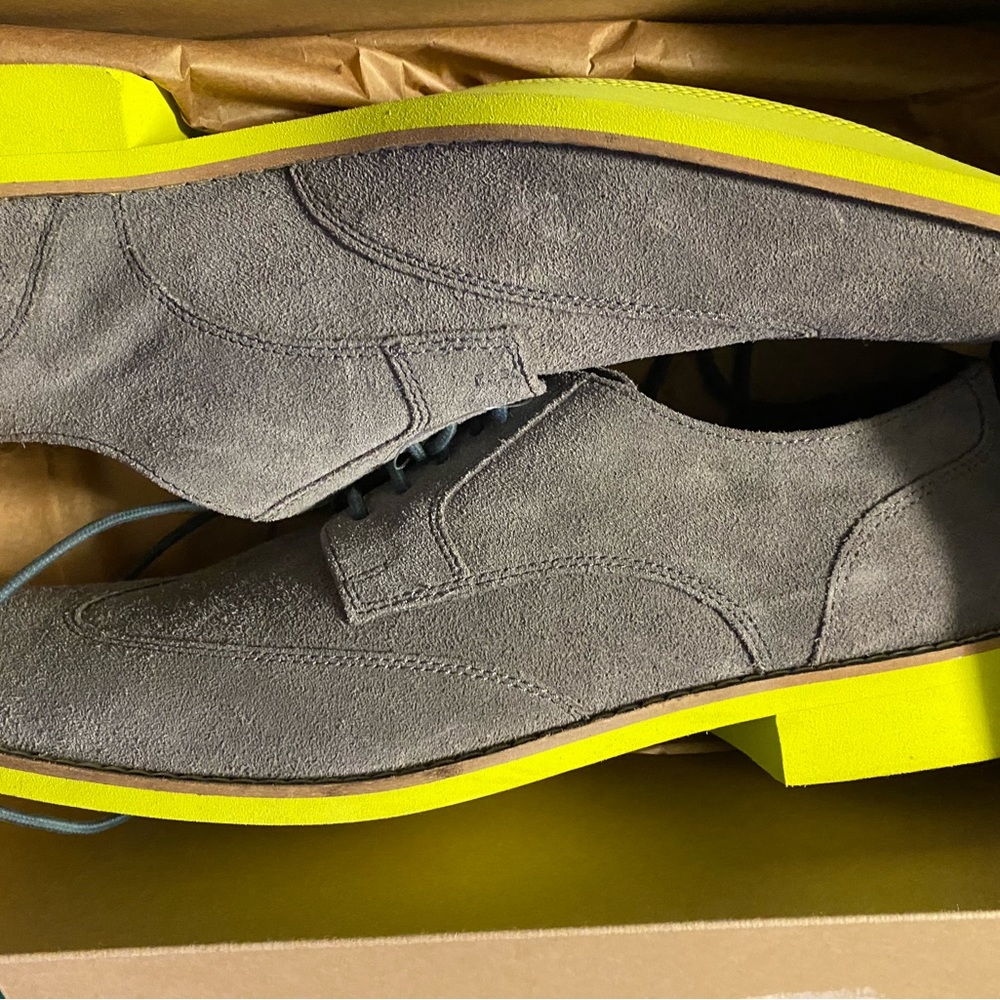 New unworn Cole Haan wingtips in grey and neon green sz 11.5